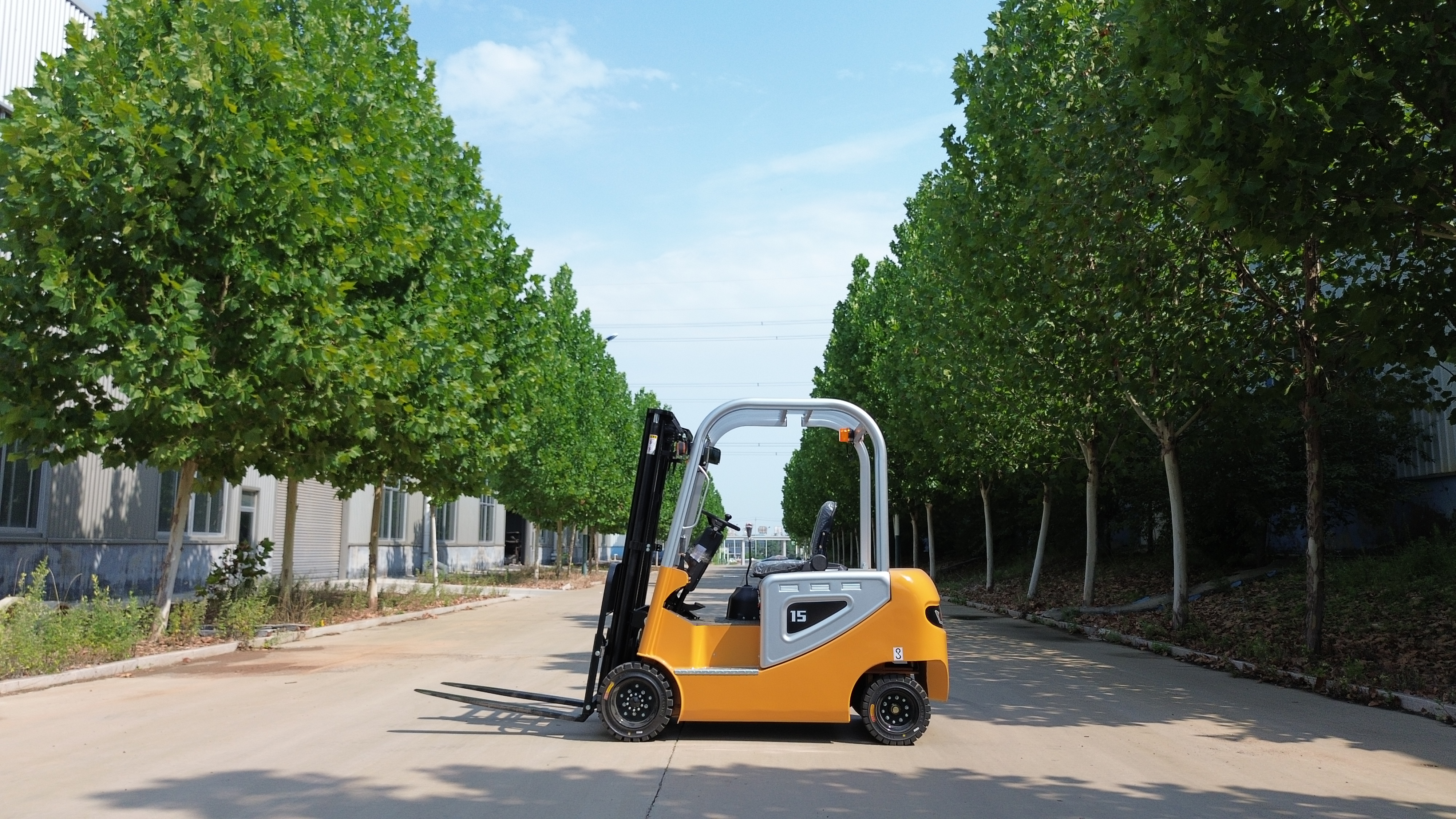 Heavy Duty 8 Ton Diesel Forkli - огляд і ціна Heavy Equipment Lifting