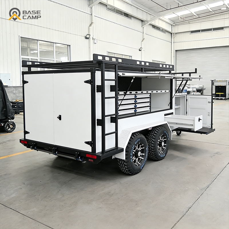 Heavy Duty Enclosed Utility Tr - огляд і ціна Heavy Equipment Haulers